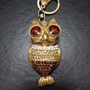 **Final Sale** Gold tone owl key fob